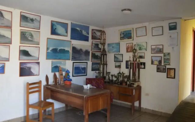 Luisfer Surf Camp