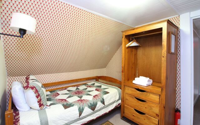 The White House by RedAwning