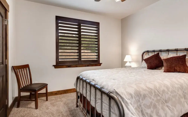 Blackrock Ridge Condo by RedAwning