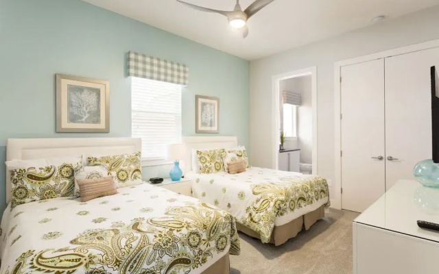 Villa Contempo at Liberty Bluff 5 Br home by RedAwning