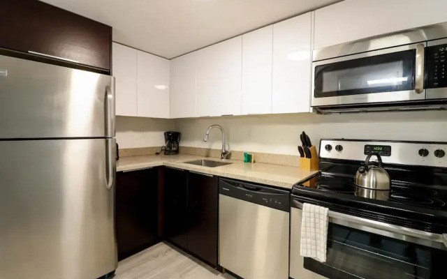 Spacious Apartment with Marina Views