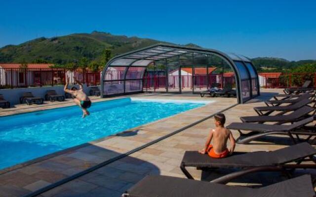 Domaine Chalets Larlapean