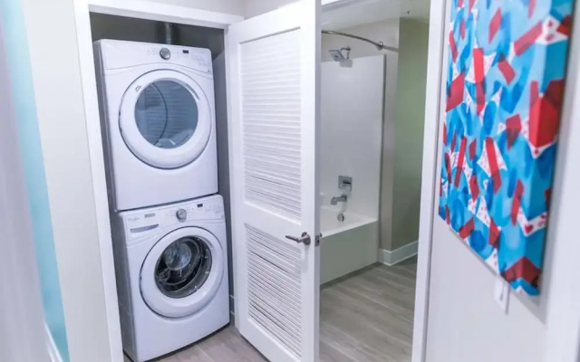 Convention Center Apartments By Barsala