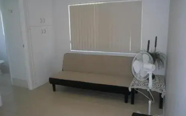 Lowset home with attached Granny Flat - Doomba Dr, Bongaree