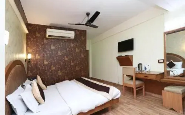 OYO Rooms Clock Tower Rajpur Road