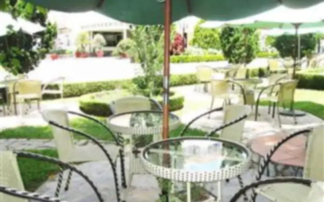 Lavy Hotel
