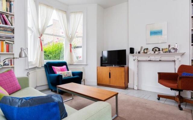 Veeve  4 Bed House On Ronalds Road Highbury and Islington