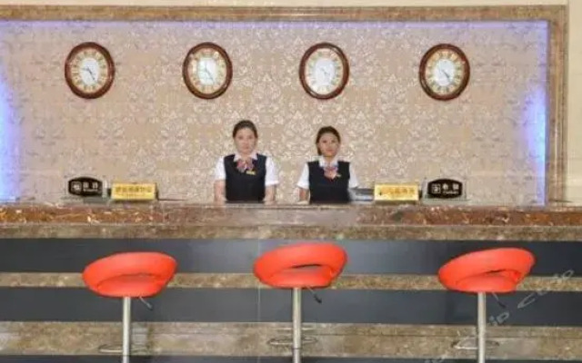 Five Star Maple Hotel