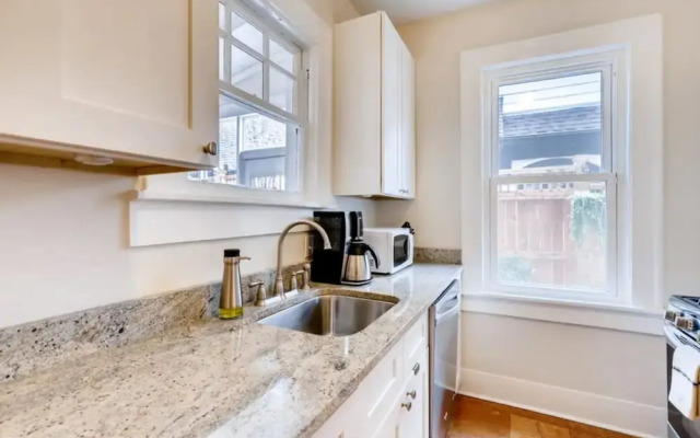 Midtown 1417 By Homecomfortstay