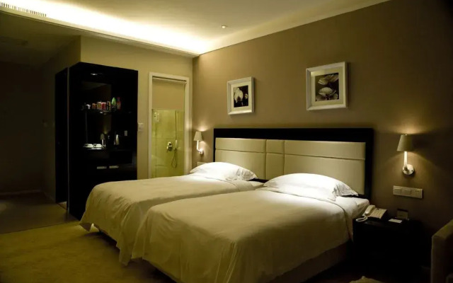 Ease Hotel