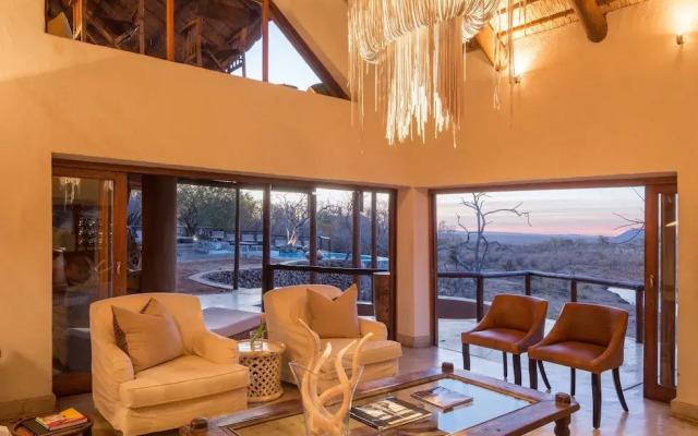 Royal Madikwe Luxury Safari Lodge