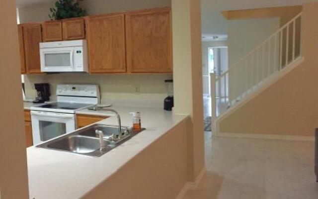 Home Between Seaworld And Six Flags