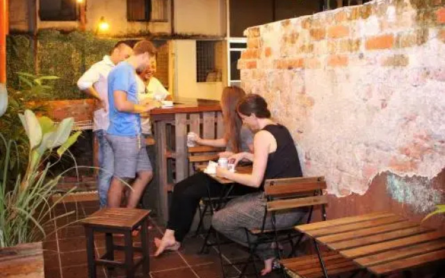 Le Nomade Hostel & Cafe