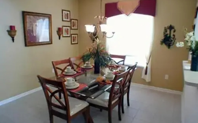 Basnett Villa 7795