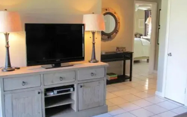 Wilton Bungalow East