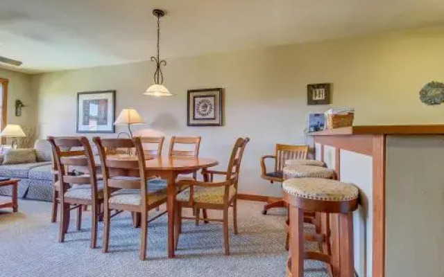 Eagle Springs East 402: Buffaloberry Suite