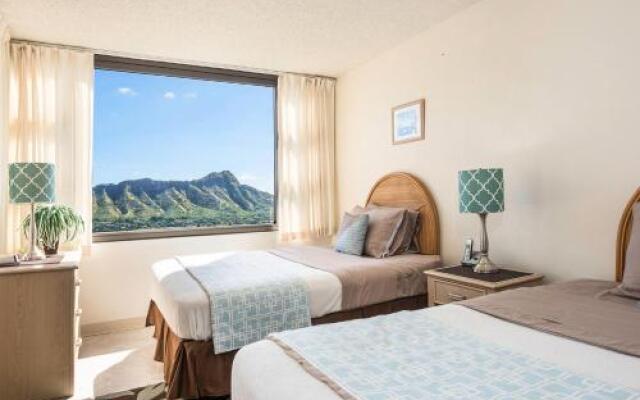 Waikiki Banyan 3411 Ocean View Free Parking
