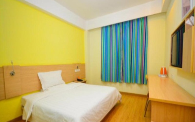 7 Days Inn Xuzhou North Zhongshan Road Jin Ying International Square – Guest Rooms – Xuzhou