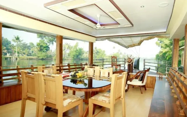 Jaziel House Boats
