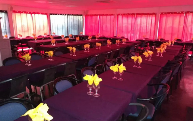 Jardin de Tredos - Libertine Hotel for Caters to Adults