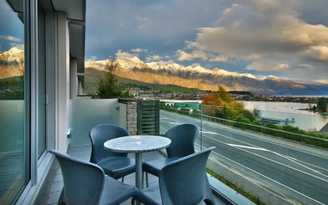 Central Queenstown Pounamu 203