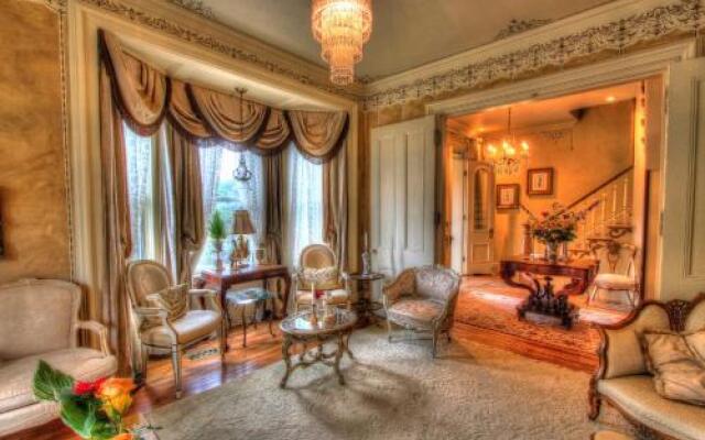 Russell Manor Bed & Breakfast