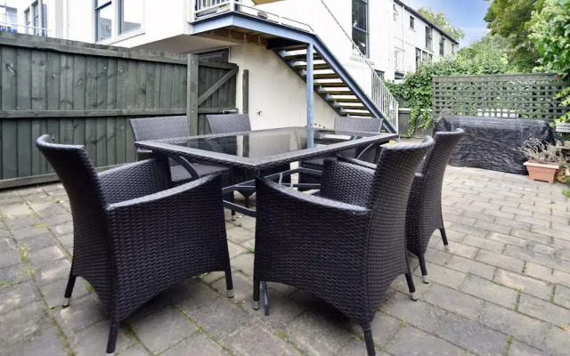 Park Lane Apartment 4