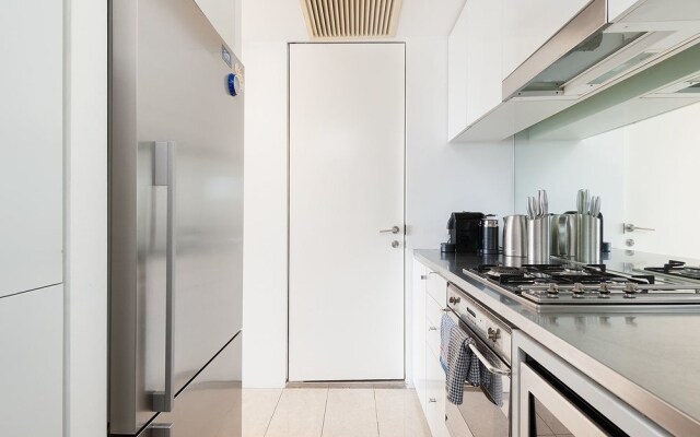 TT606 Sydney 2BR Huge Balcony
