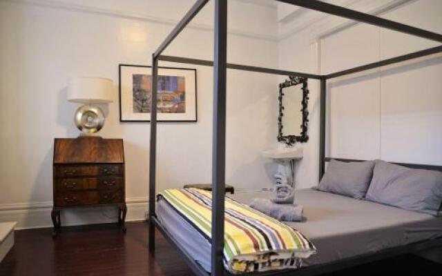 The Vancouver Hideaway Guesthouse