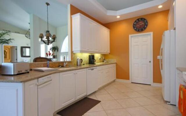 Waterfront Villa Id2621