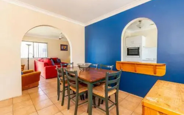 Fantastic Views from this top floor unit!