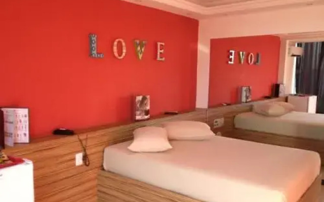 Petit Amour Motel
