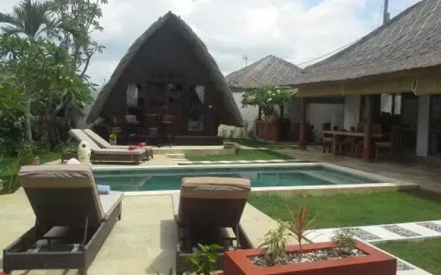 Villa Sesapi Putih