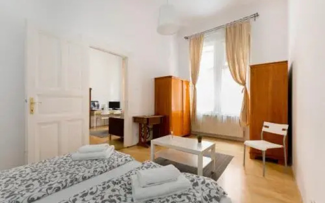 Kazinczy 32/II-Piano Central Apartments