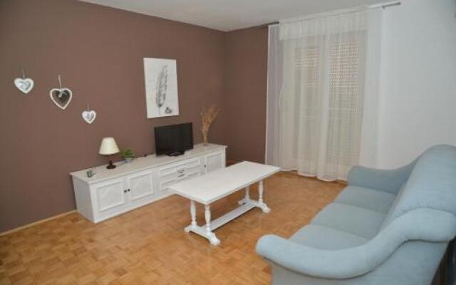 Bay Bridge Centre Apartments 2