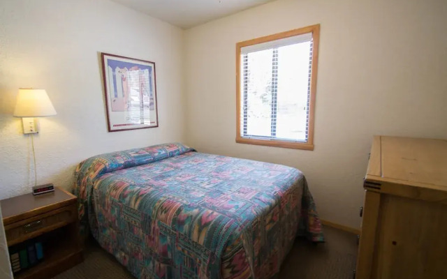 Thunderbird Lodge