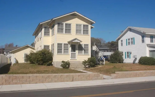 2035-3 Ellington House