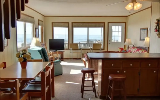 Westside- 3 Bedroom Home by RedAwning