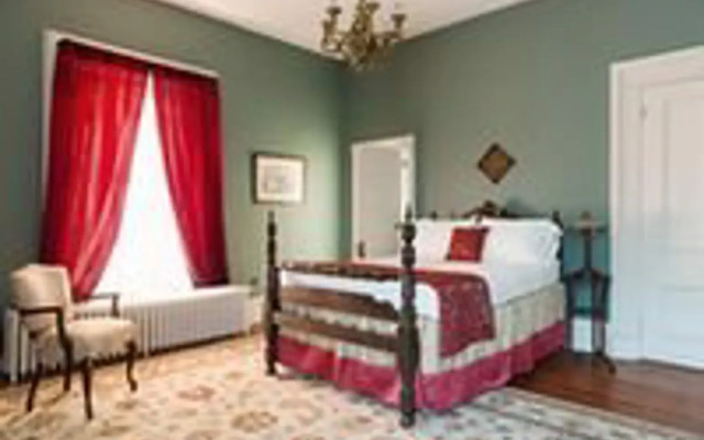 Ragland Mansion Bed & Breakfast