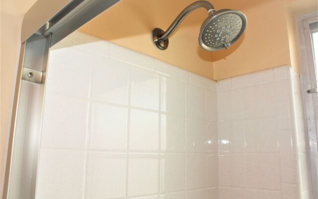 Jamaica Royale - 006 - 1 Br Condo