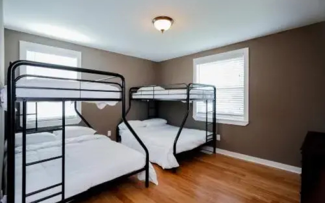 17th Ave Home - 3 Br Home