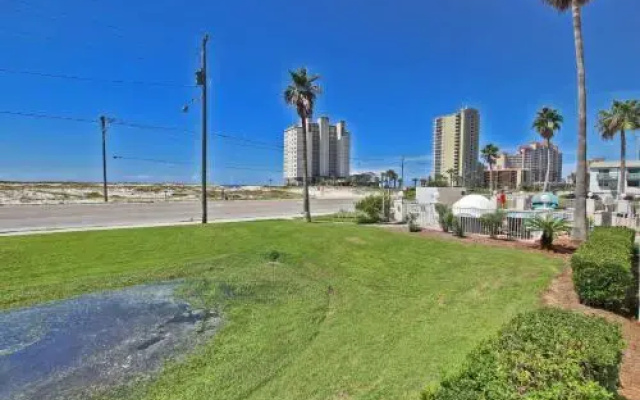 Grand Beach 111