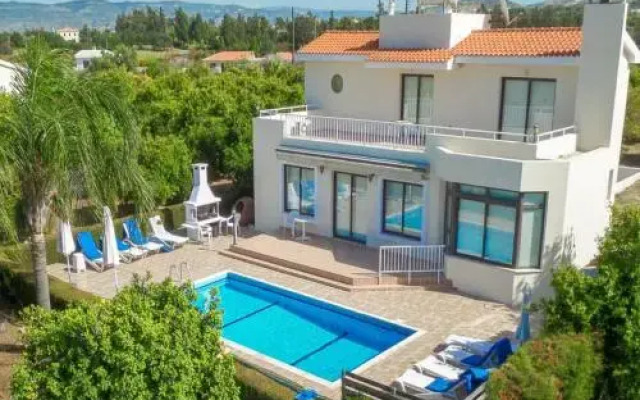 Villa Bougainvillea