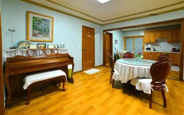 Gangneung Chodang Guesthouse - Hostel