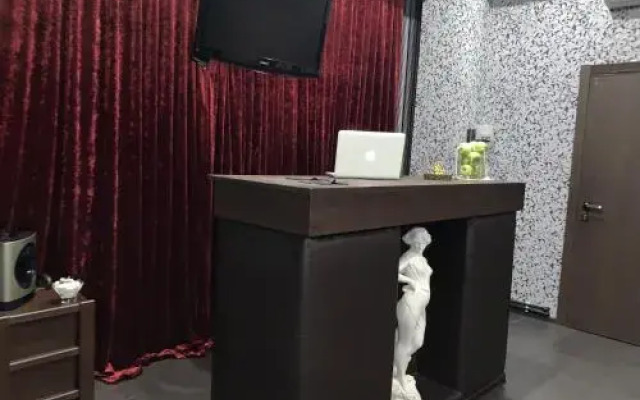 Velvet Love Hotel