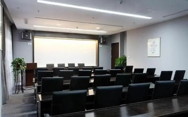 Tianjin Juchuan Lily Hotel