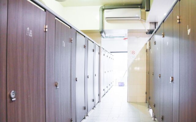 Hive House Capsule Inn 台北丰潮屋膠囊旅館