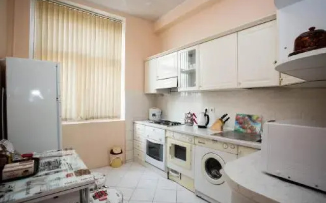 Boulevard Apartment