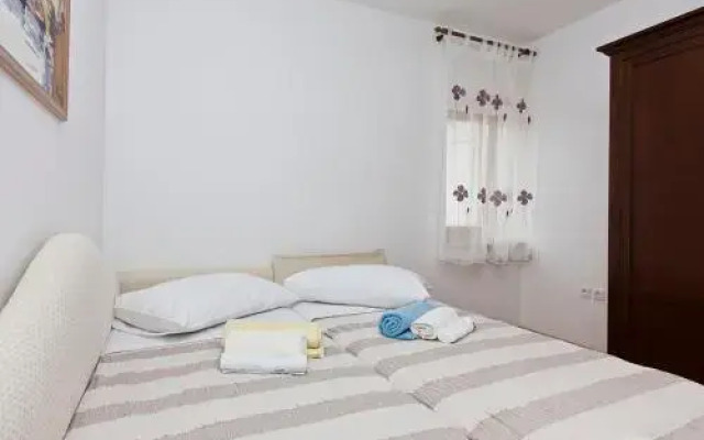 Villa Peresiji 81