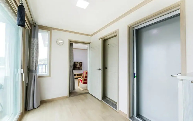 Yeosu Gold Light Pension